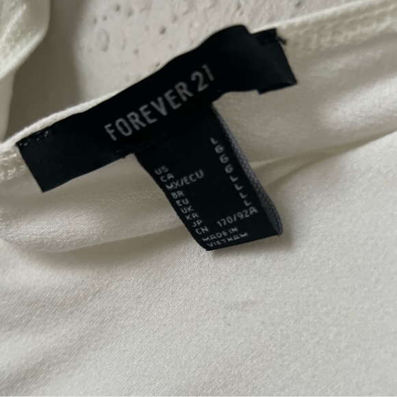 Forever 21 Womens Long Sleeve Crop
Top Size L Ivory Ruched Stretch Knit V-
Neck - Picture 4 of 4